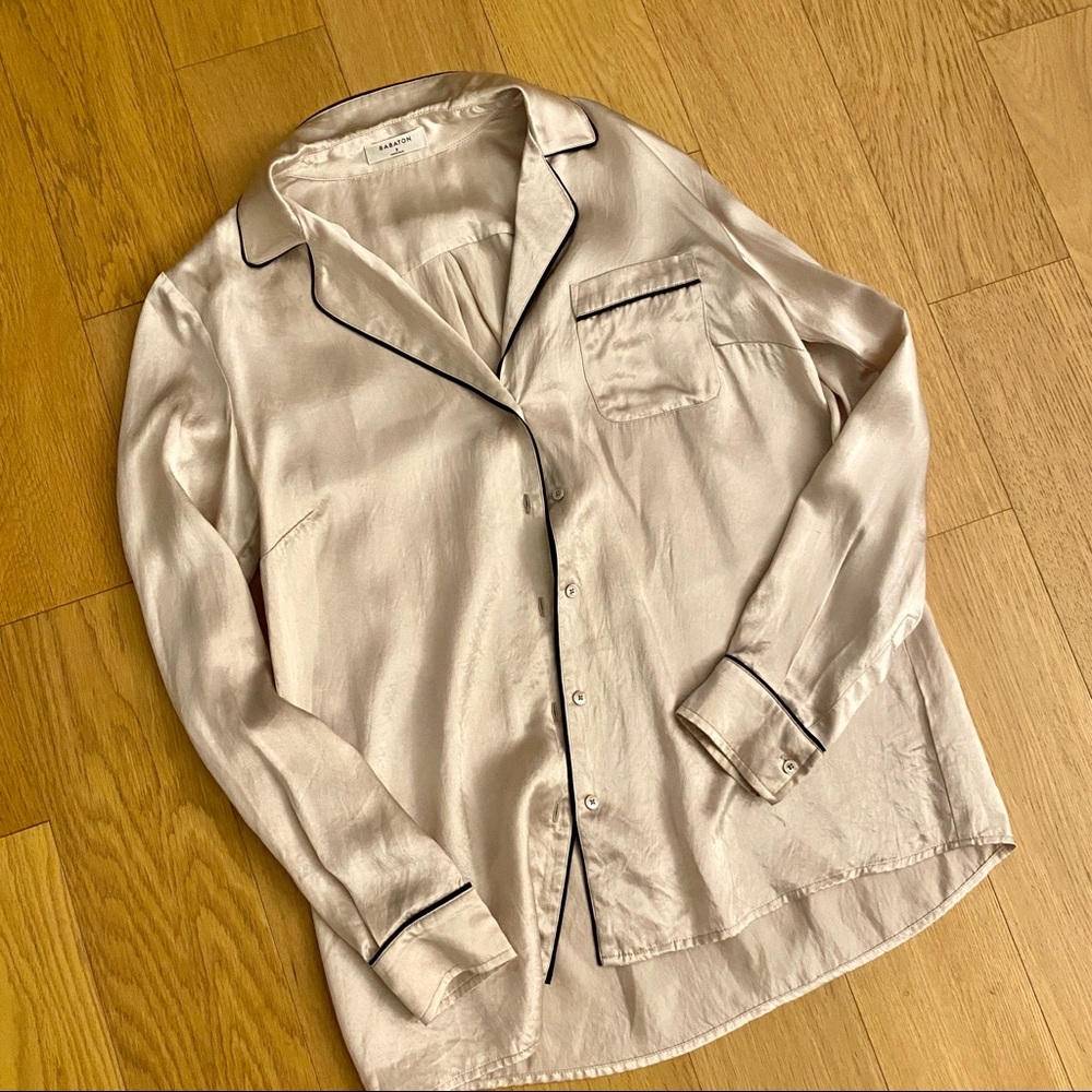 Aritzia Babaton silky blouse shirt